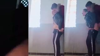 مصري يصور خطيبته وهو بينيك طيزها ويمص كسها سكس مصري